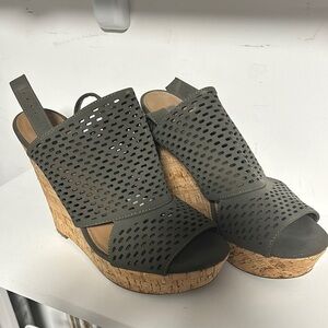 Steve Madden Olive Wedge Sandals